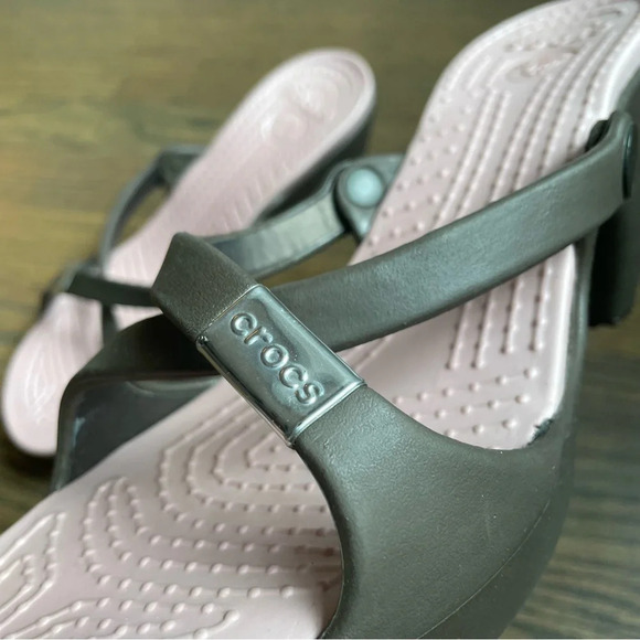 EUC Crocs Cyprus Block Heels Brown Pink Slip On Shoes - Picture 6 of 14